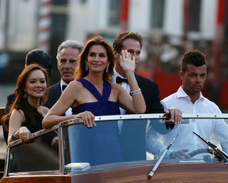 Синди Кроуфорд на свадьбе Джорджа и Амаль Клуни в Венеции.