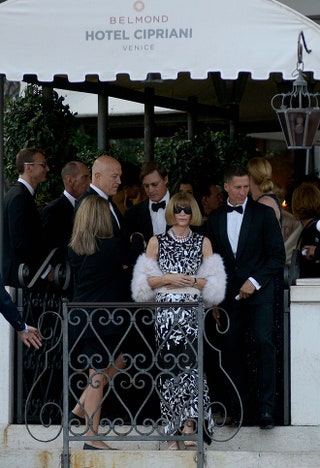 Анна Винтур на свадьбе Джорджа и Амаль Клуни в Венеции.