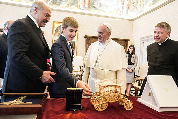 Александр Лукашенко с сыном Николаем на встрече с папой Римским Франциском
