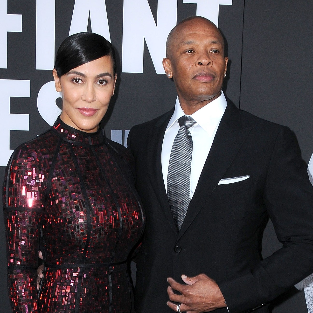 Жена рэпера Dr. Dre подала на развод после 24 лет брака — теперь она  претендует на половину его состояния в $800 миллионов | Tatler Россия