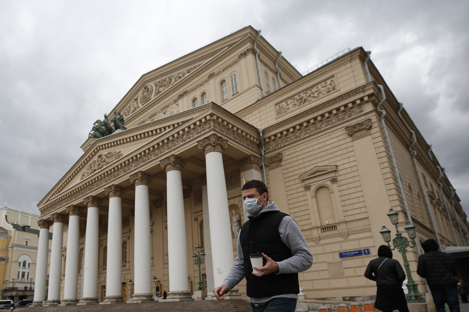 У 34 сотрудников Большого театра выявлен коронавирус