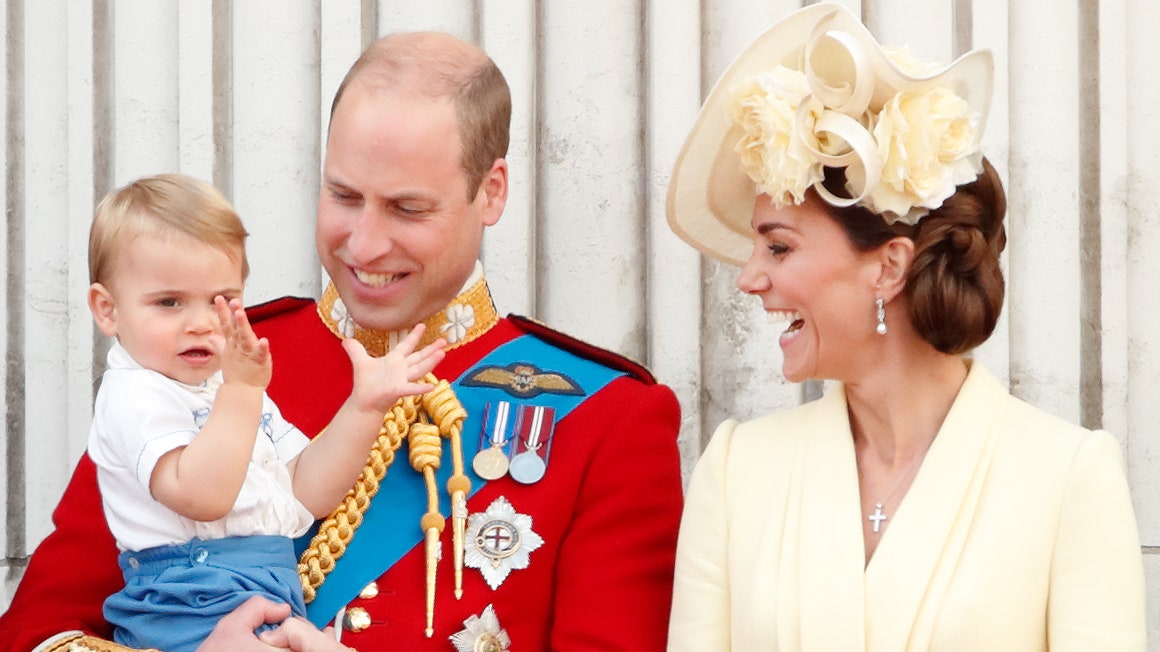 Королевская семья и британские знаменитости присоединились к акции в поддержку врачей