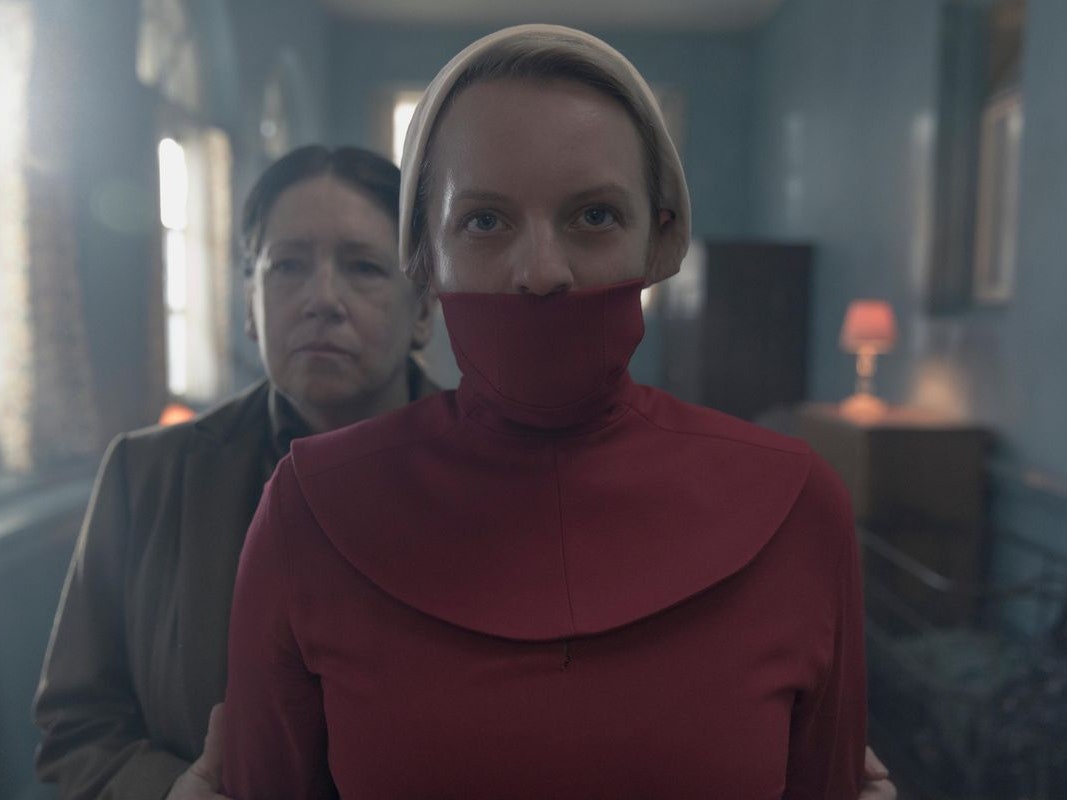 Евгения Милова &- о том, как раздражают подборки сериалов, когда за окном реальная антиутопия