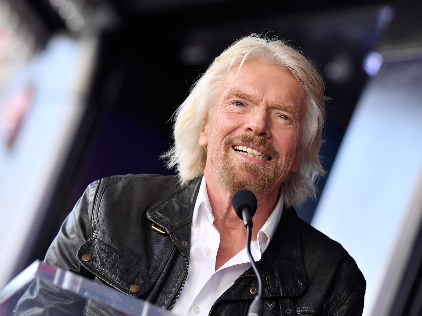 Ричард Брэнсон готов заложить личный остров, чтобы спасти авиакомпанию Virgin Atlantic