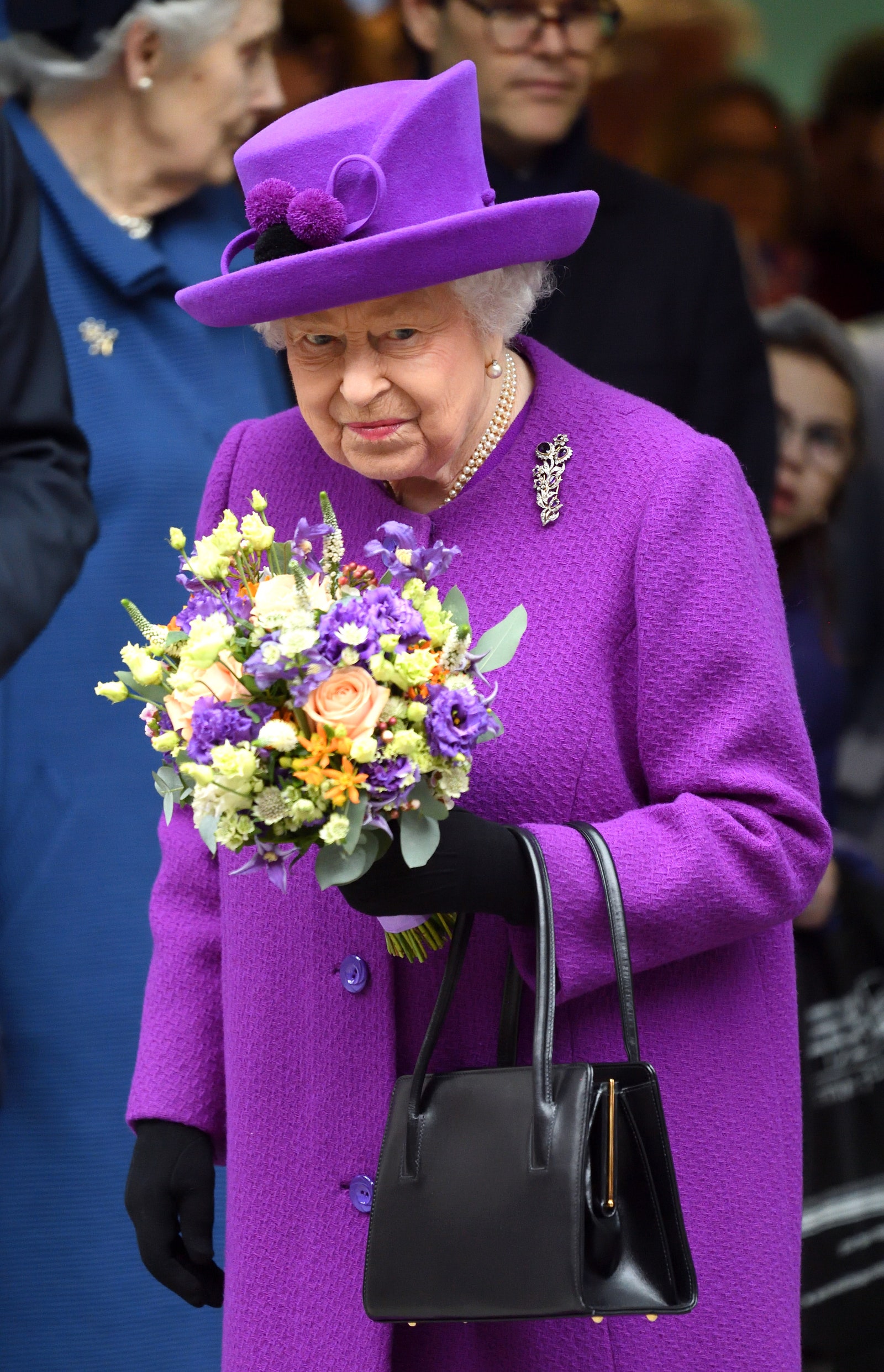 Королева Елизавета II обратилась к нации в связи с распространением коронавируса