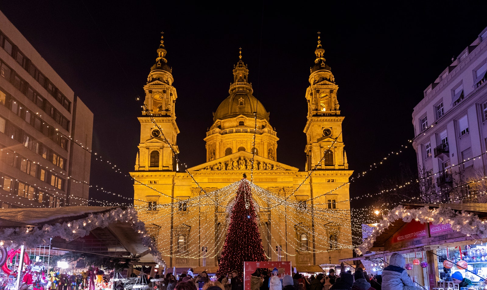 Юлия Высоцкая советует где и чем согреться в рождественском Будапеште