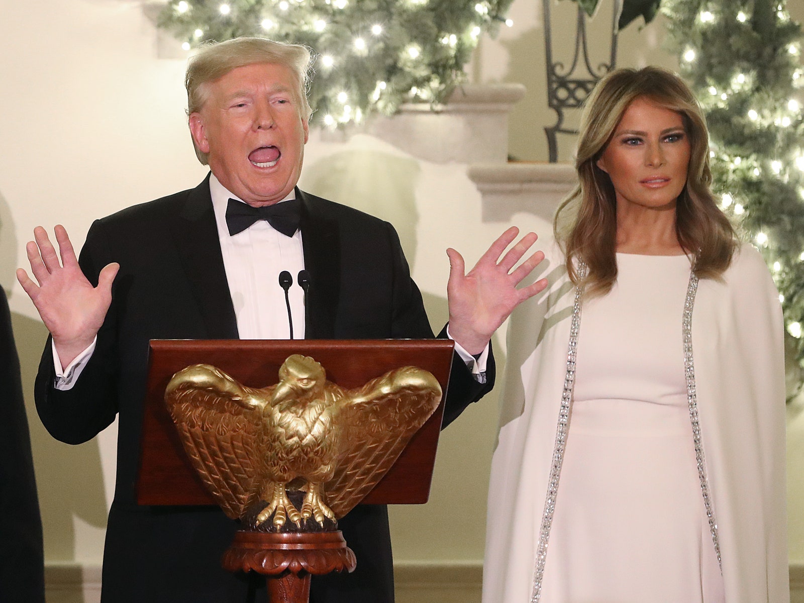 Дональд и Мелания Трамп на рождественском балу в Белом доме