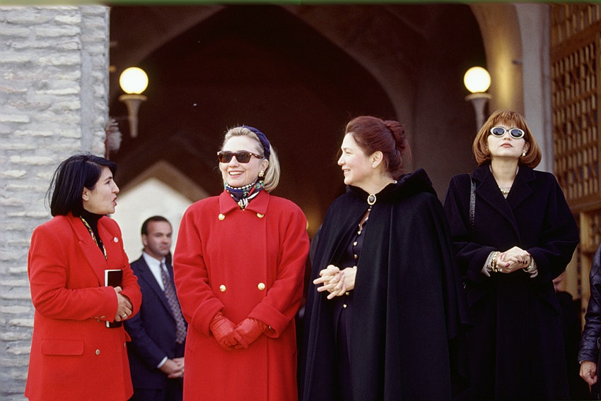 С Хиллари Клинтон и мамой Татьяной в Ташкенте 1997