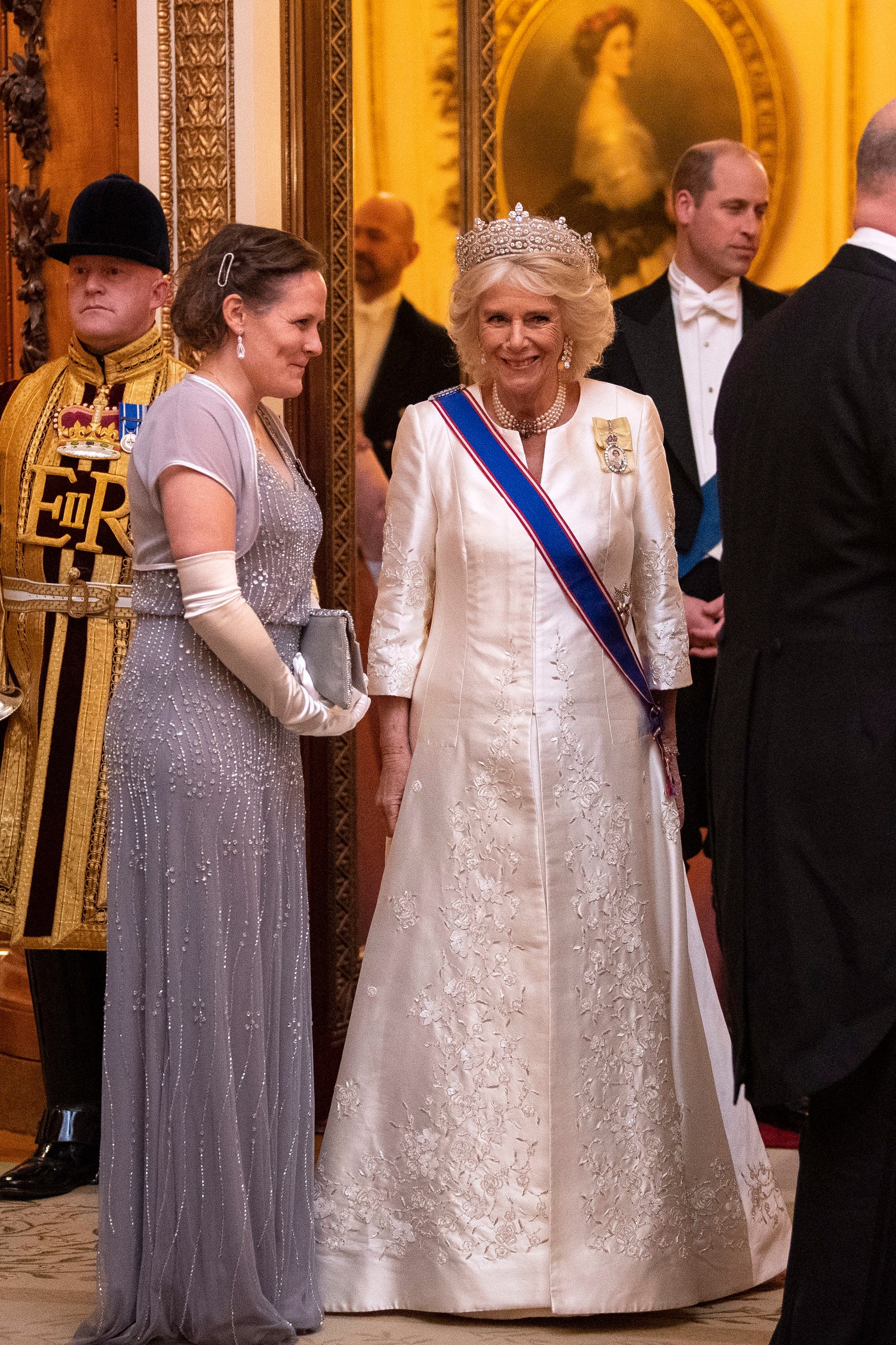 Кейт Миддлтон Елизавета II и другие представители королевской семьи на дипломатическом приеме в Букингемском дворце
