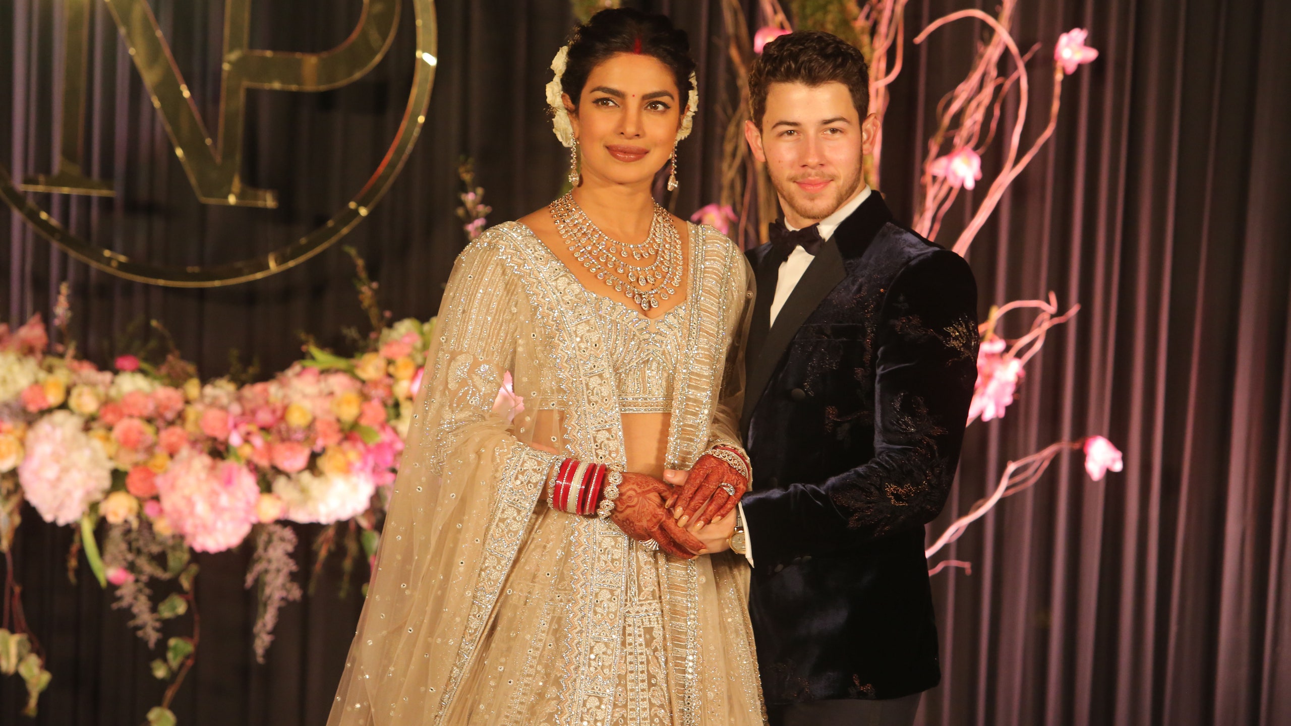 Приянка Чопра и Ник Джонас снимут сериал об индийских свадебных традициях