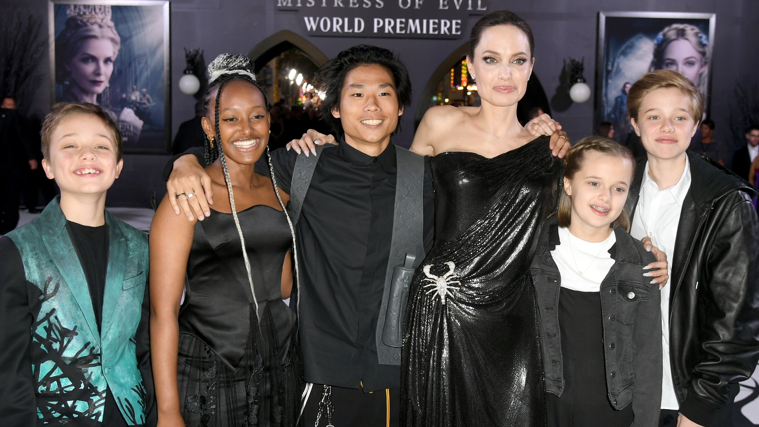 Анджелина Джоли с детьми и другие гости мировой премьеры фильма «Малефисента Владычица тьмы»