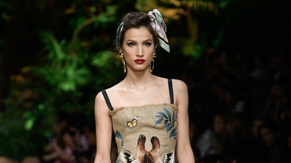 Леопардовый принт и платья в стиле сафари на показе Dolce  Gabbana