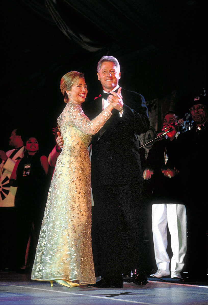 Президент США Билл Клинтон с женой Хиллари на инаугурационном балу 1997
