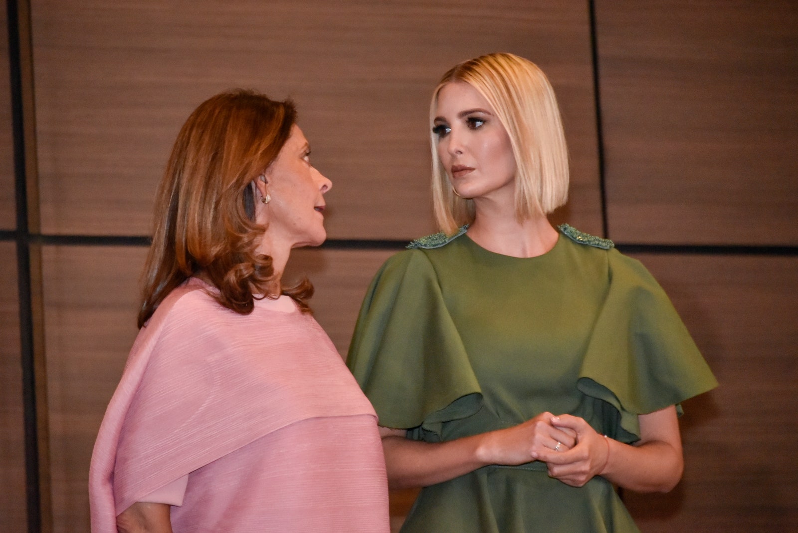 Иванка Трамп пошла на модный риск надев платье от колумбийского дизайнера