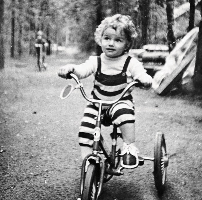 В поселке Комарово под Ленинградом 1987.