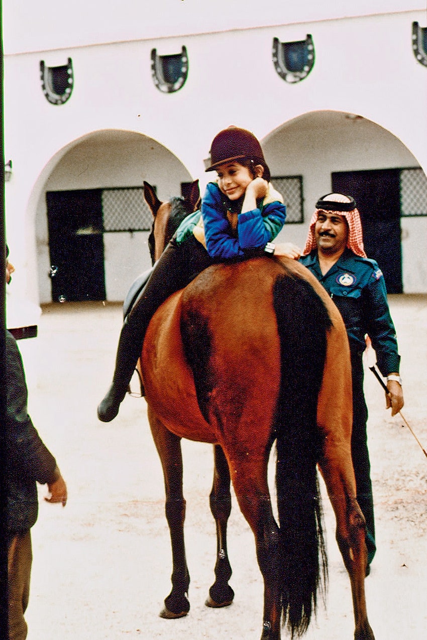 Принцесса Хайя на уроке верховой езды в Иордании 1982