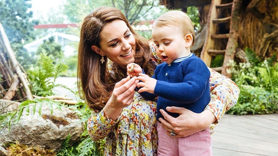 Кейт Миддлтон и принц Уильям поделились новыми семейными фото с детьми