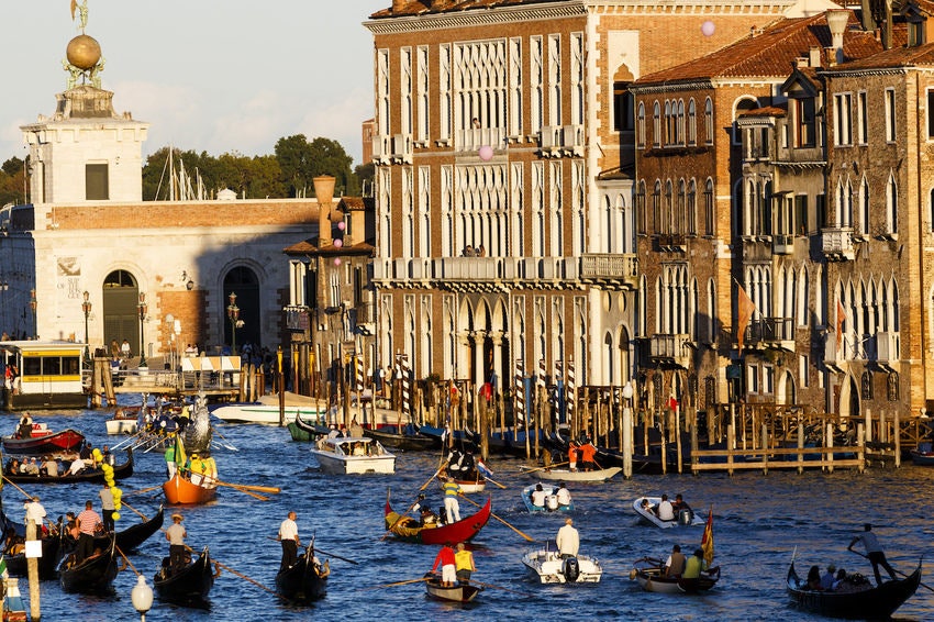 Историческая регата во время 72го Венецианского кинофестиваля 2015