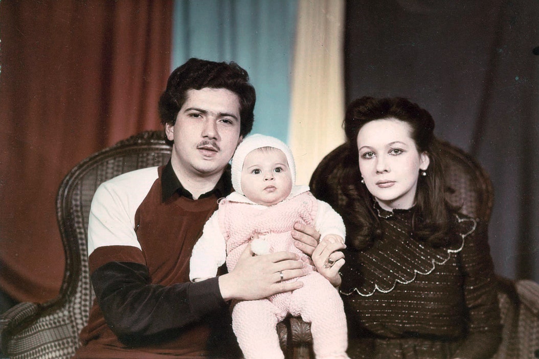 С родителями в Баку 1980е.