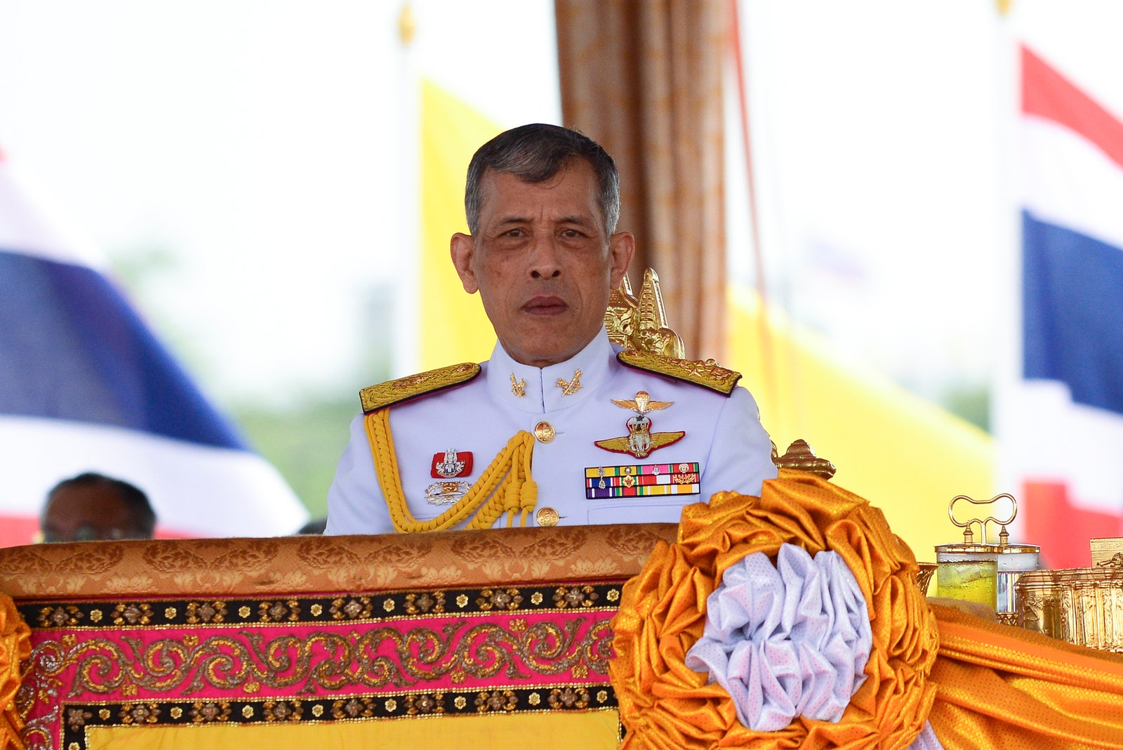 Король Таиланда взял себе вторую жену