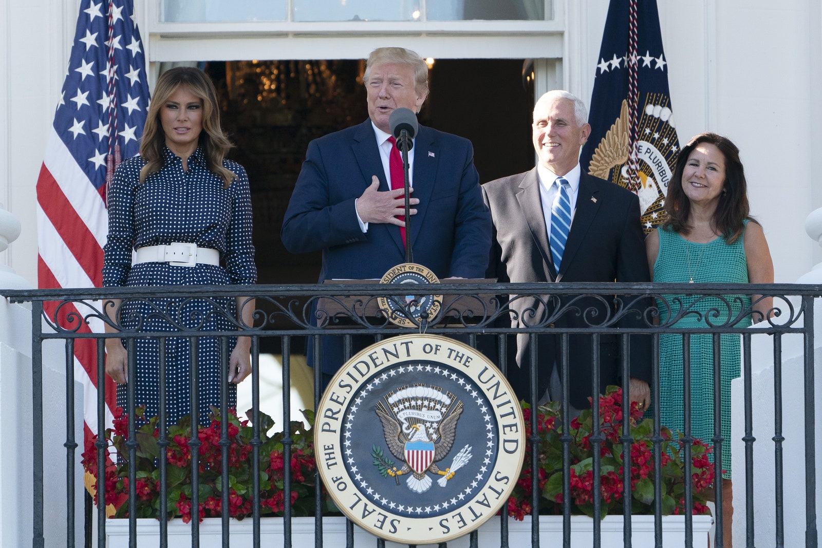 Дональд и Мелания Трамп выступили на ежегодном пикнике для членов Конгресса