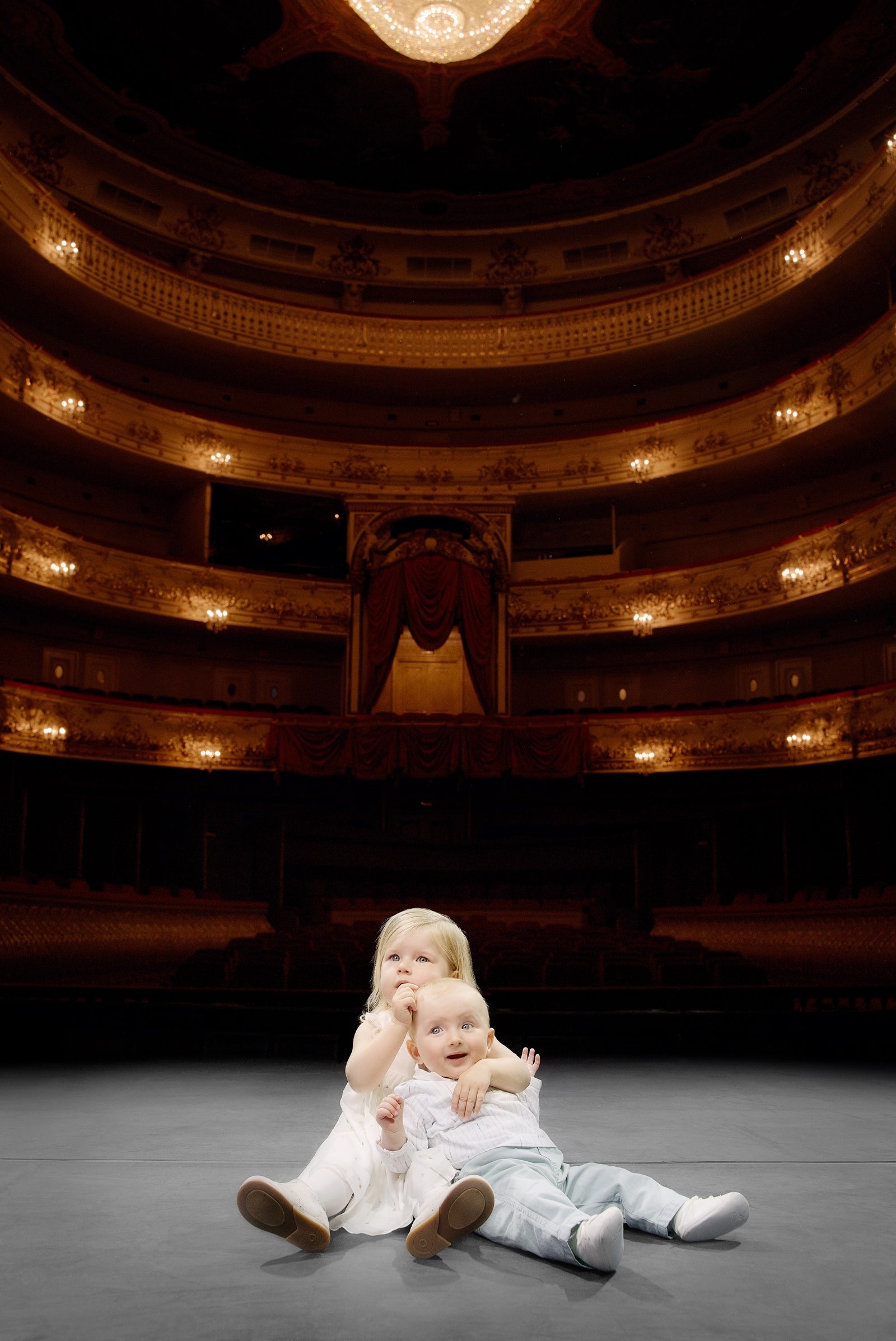 Владимир и Ида Кехман сняли своих детей в рекламной кампании Михайловского театра
