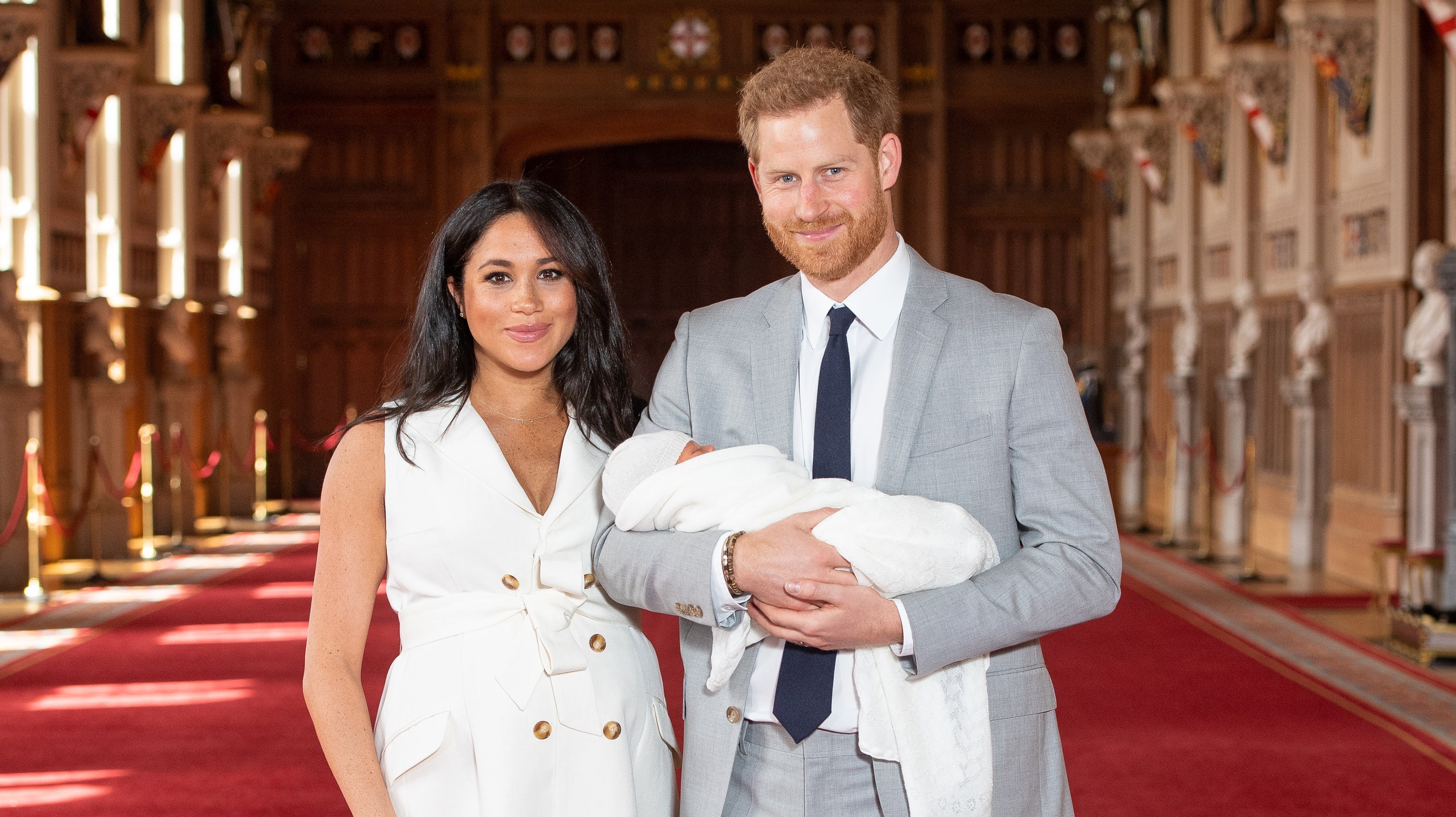 Меган Маркл и принц Гарри показали новорожденного сына первые фото малыша