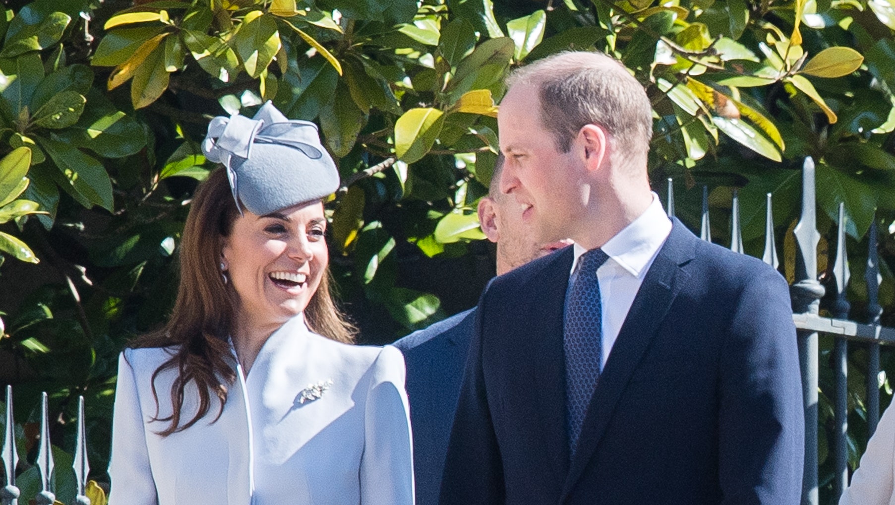 Королевская семья Великобритании посетила пасхальную службу в день рождения королевы