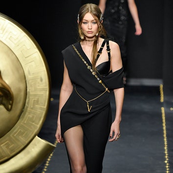Стефани Сеймур впервые за 20 лет вышла на подиум на шоу Versace