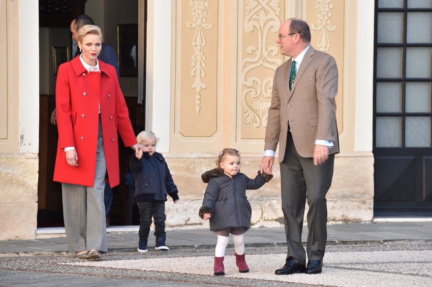 Принц Жак и принцесса Габриэлла с родителями княгиней Шарлен и князем Альбером II