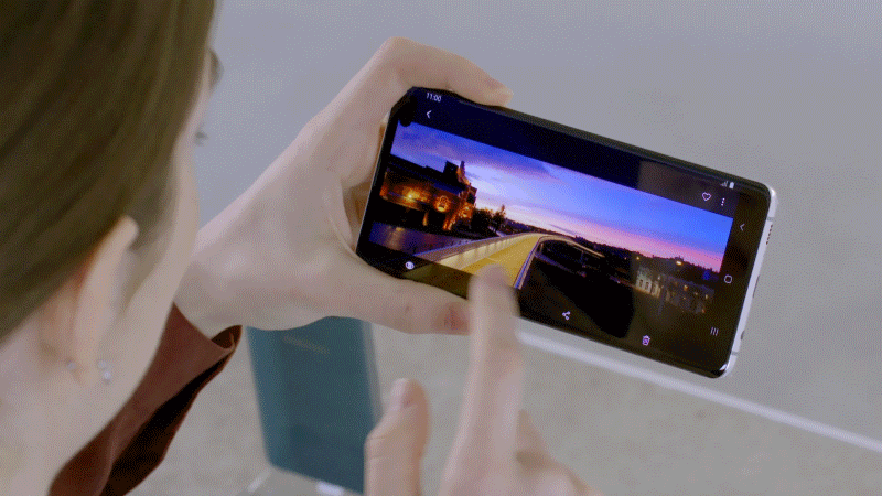 Презентация Samsung в СанФранциско телефон с гибким дисплеем смартфон с 5 камерами и другие хедлайнеры Galaxy