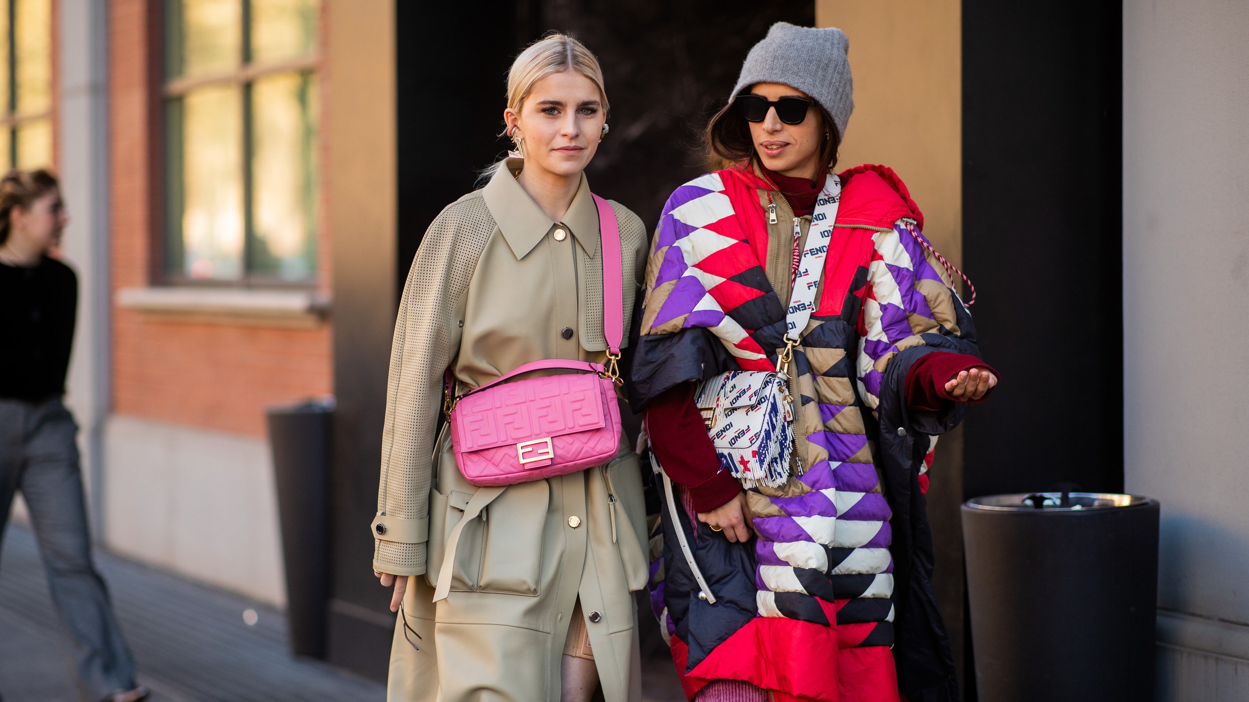 Дамские сумки в моде — наперекор тренду на авоськи рюкзаки и пакеты