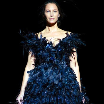 Кристи Тарлингтон в образе черного лебедя и другие подробности шоу Marc Jacobs