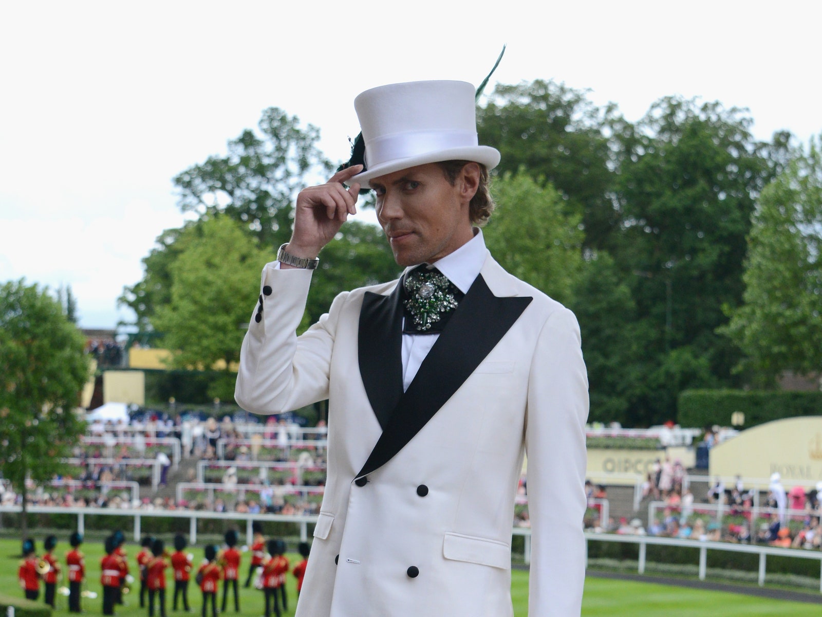 Мужчинам теперь можно приходить на королевские скачки Royal Ascot в платьях