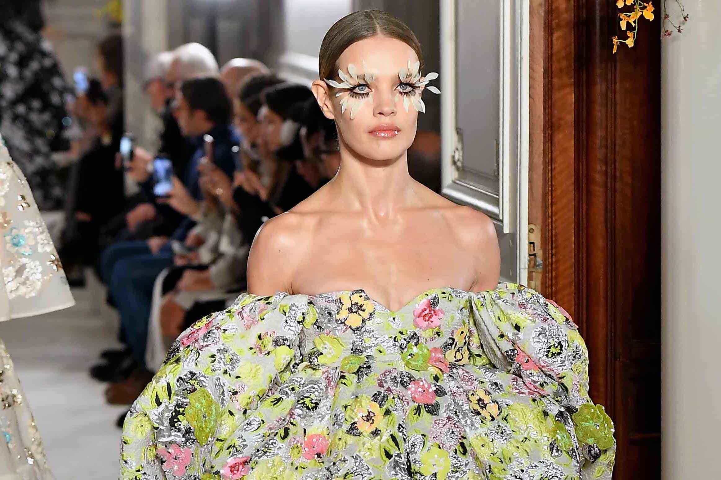 Показ новой коллекции Valentino Haute Couture на неделе высокой моды в  Париже: подробности и фото с мероприятия | Tatler Россия