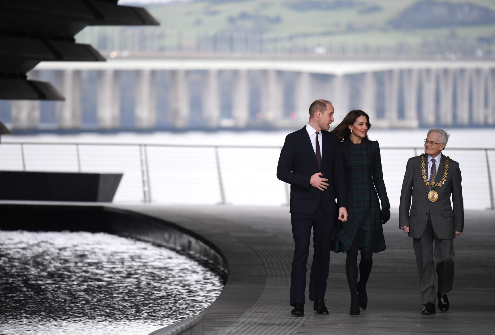 Принц Уильям и Кейт Миддлтон прибыли в шотландский город Данди на официальное открытие музея дизайна VA Dundee
