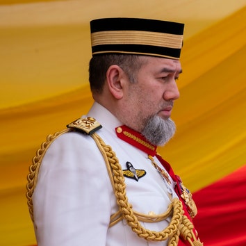 Женившийся на «Мисс Москва-2015» король Малайзии отрекся от престола