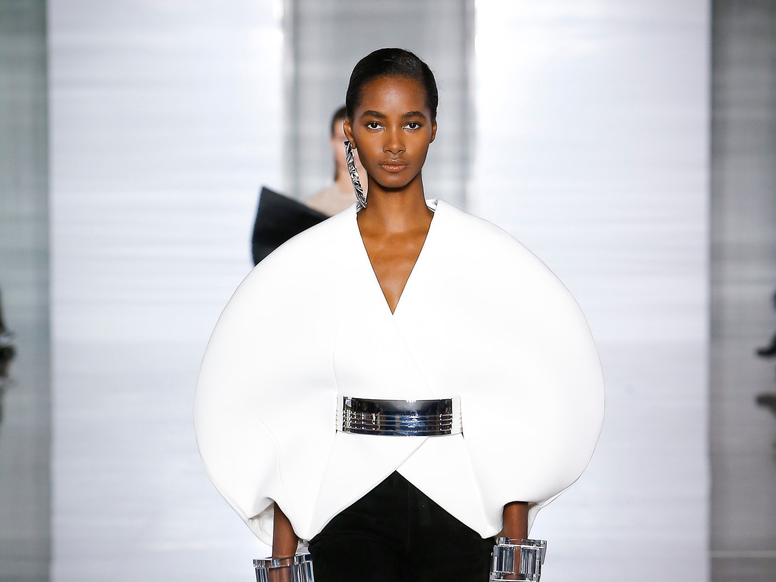 Неделя моды в Париже: показ Balmain весна-лето 2019