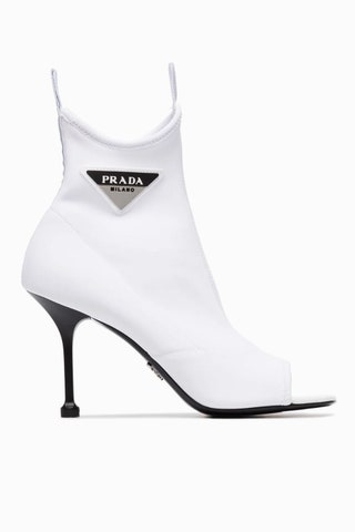 Prada 55 000nbspрублей farfetch.com.