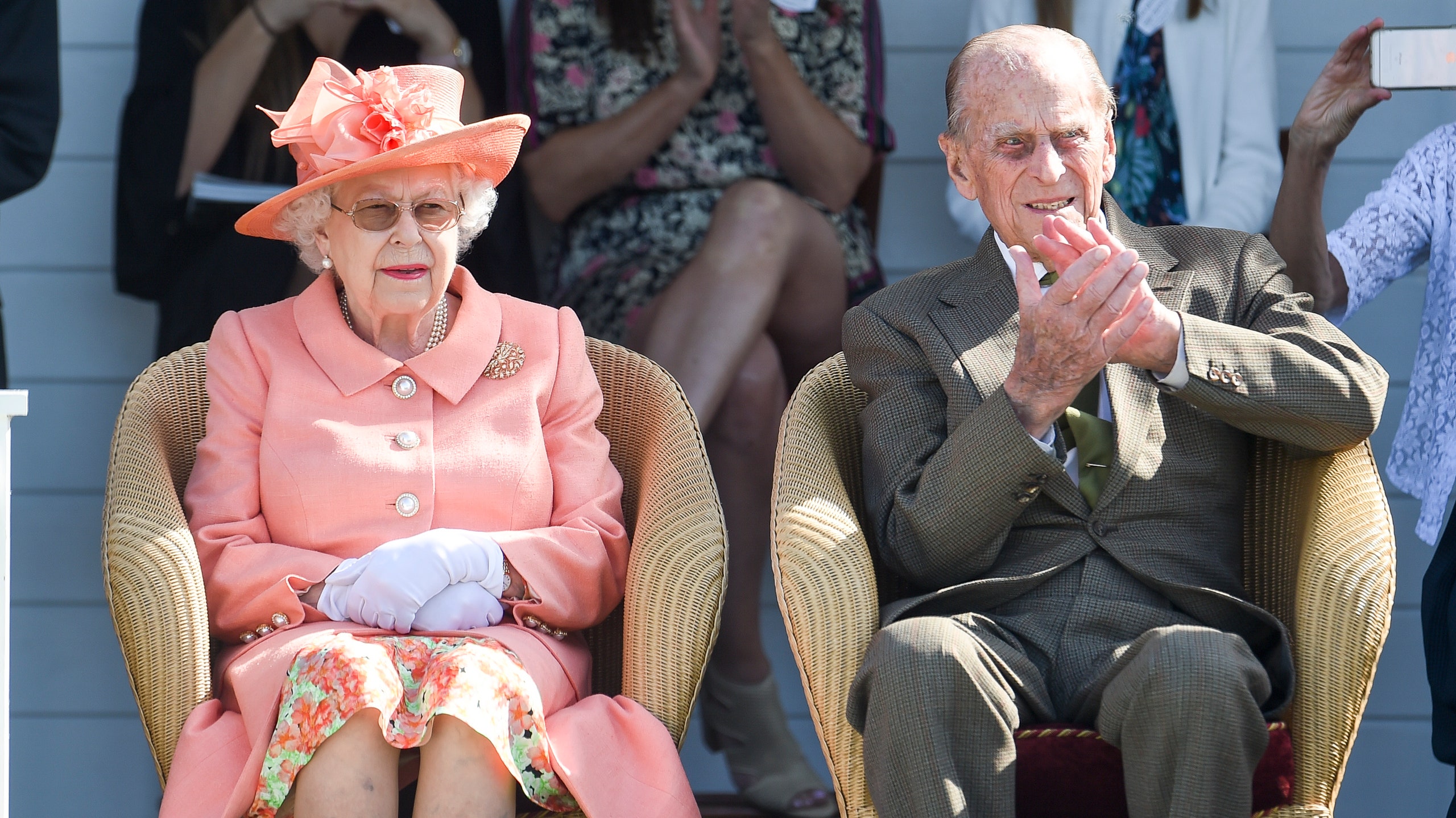 Елизавета II и принц Филипп в 2025 году переедут из Букингемского дворца