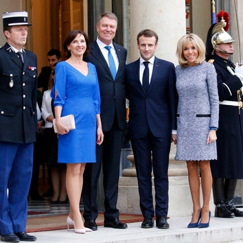 Эммануэль и Брижит Макрон на  встрече с президентом Румынии и его женой