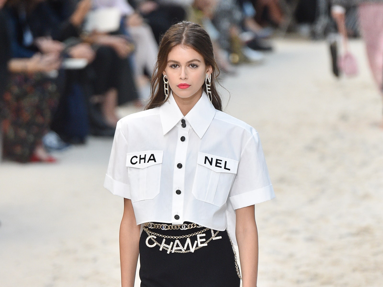 Неделя моды в Париже: показ Chanel весна-лето 2019
