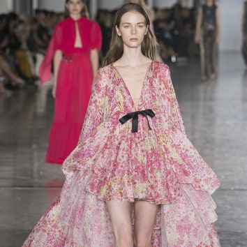 Неделя моды в Париже: показ Giambattista Valli весна-лето 2019