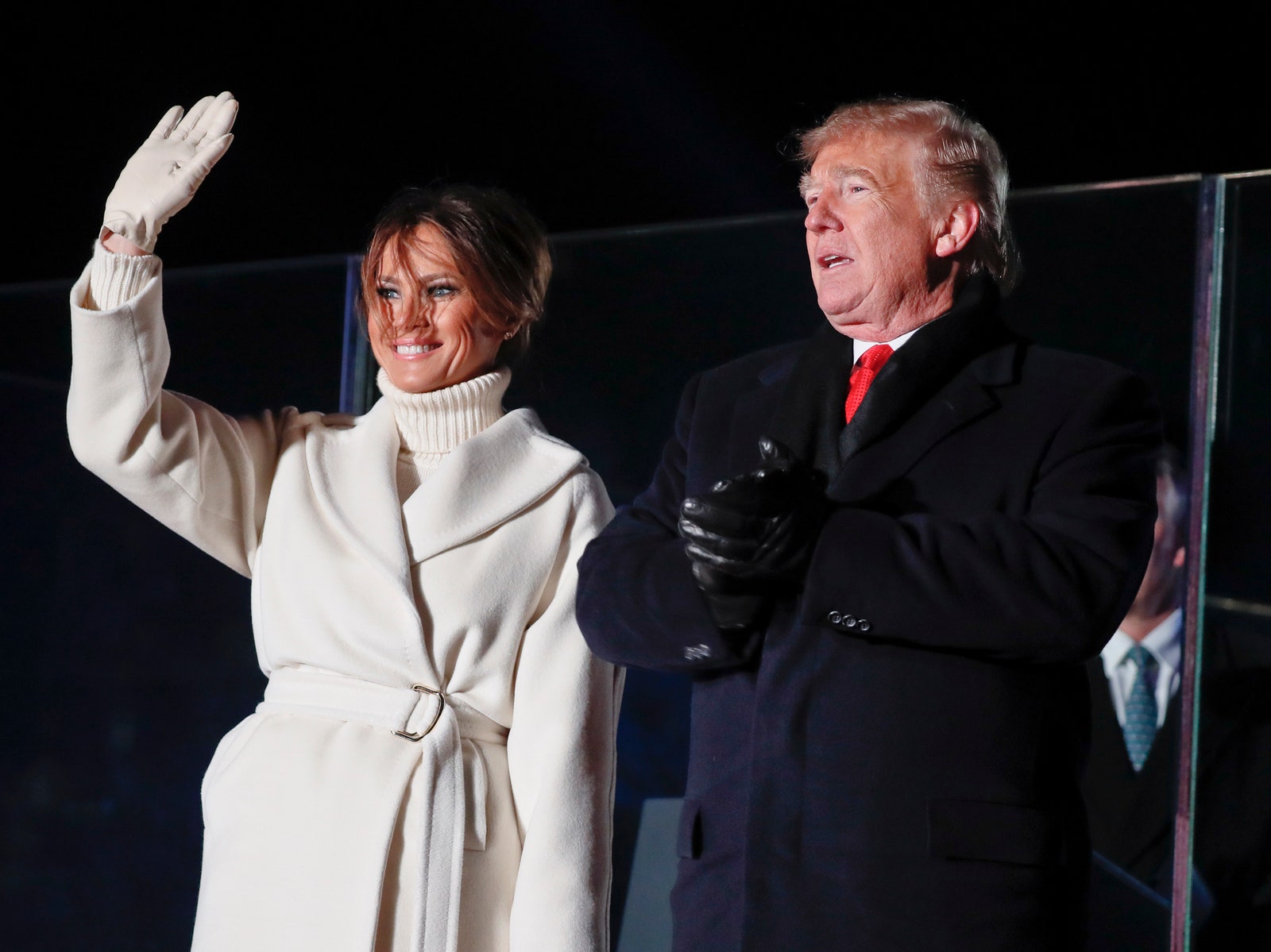 Дональд и Мелания Трамп зажгли огни на главной елке Америки