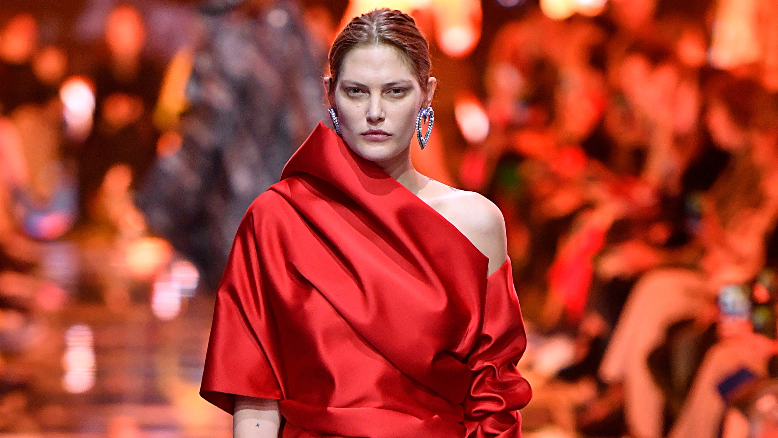 Неделя моды в Париже показ Balenciaga весналето 2019