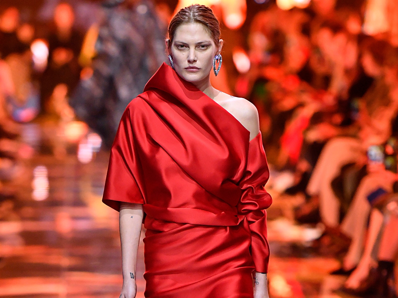 Неделя моды в Париже: показ Balenciaga весна-лето 2019