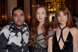 Naughty Boy Оливия Грант и Никола Робертс.