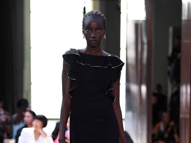 Неделя моды в Лондоне: показ Burberry весна-лето 2019