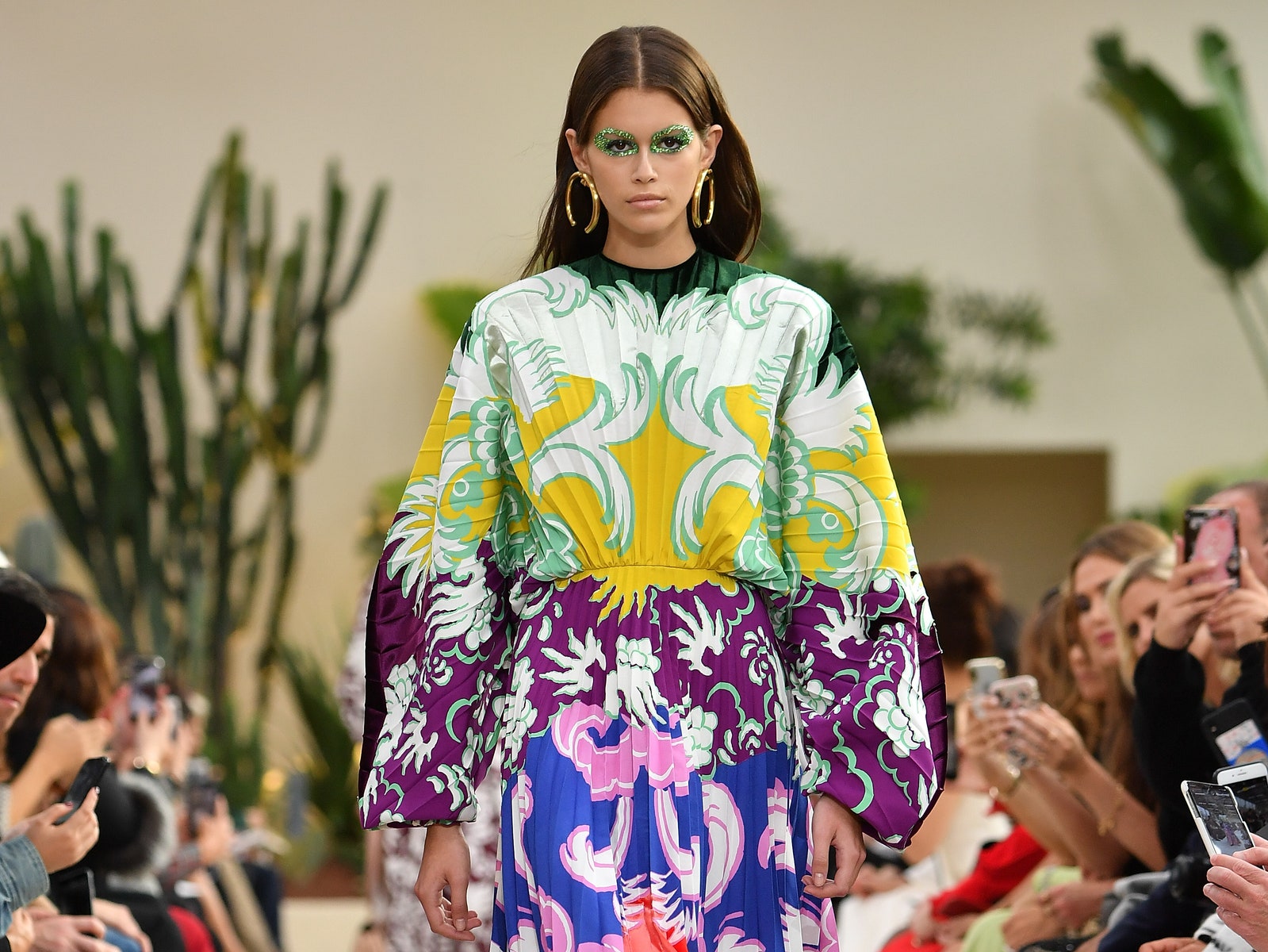 Неделя моды в Париже: показ Valentino весна-лето 2019