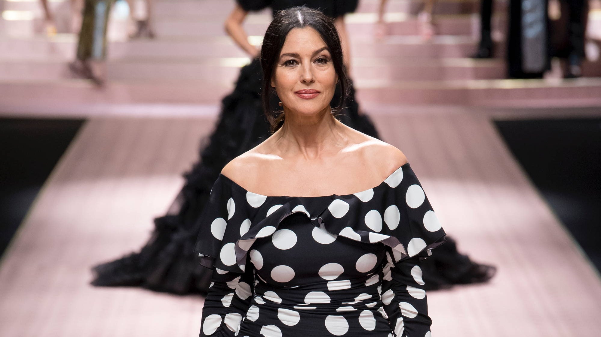 Неделя моды в Милане показ Dolce  Gabbana весналето 2019
